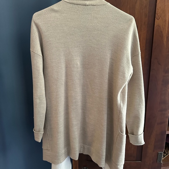 Bcbg wrap sweater size xs. Good condition. Small stain but cover-able - Picture 3 of 6